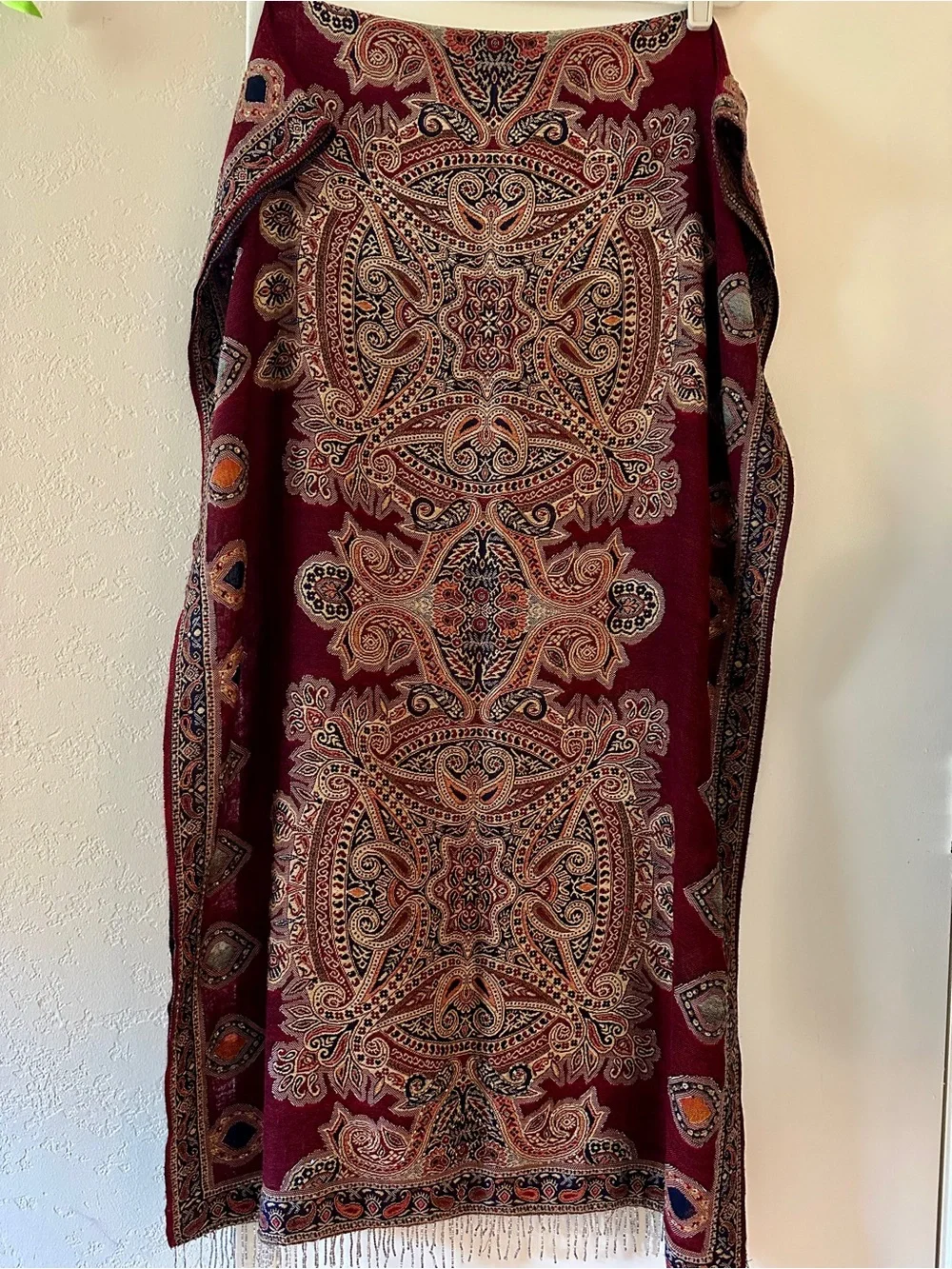 Vtg Bohemian Paisley Wall Tapestry in Deep Burgundy